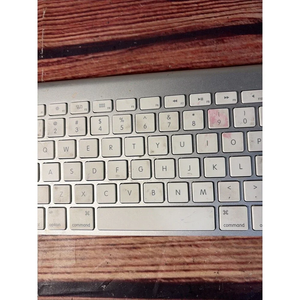 Apple Wireless Keyboard With Bluetooth Model A1314 Silver - Original Tested